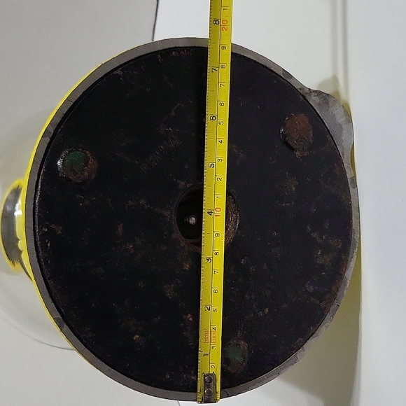 Working yellow candy dispenser/coin bank. - Picture 10 of 14